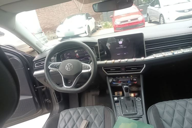 Used Volkswagen Sagitar 2024 300TSI DSG Excellence Edition Steering Wheel