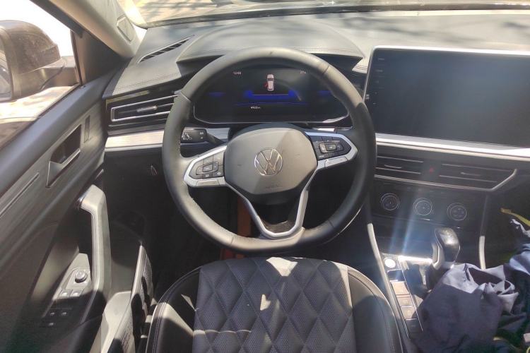 Used Volkswagen Sagitar 2024 300TSI DSG Excellence Edition Steering Wheel