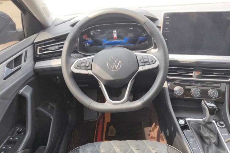 Used Volkswagen Sagitar 2024 300TSI DSG Excellence Edition Steering Wheel