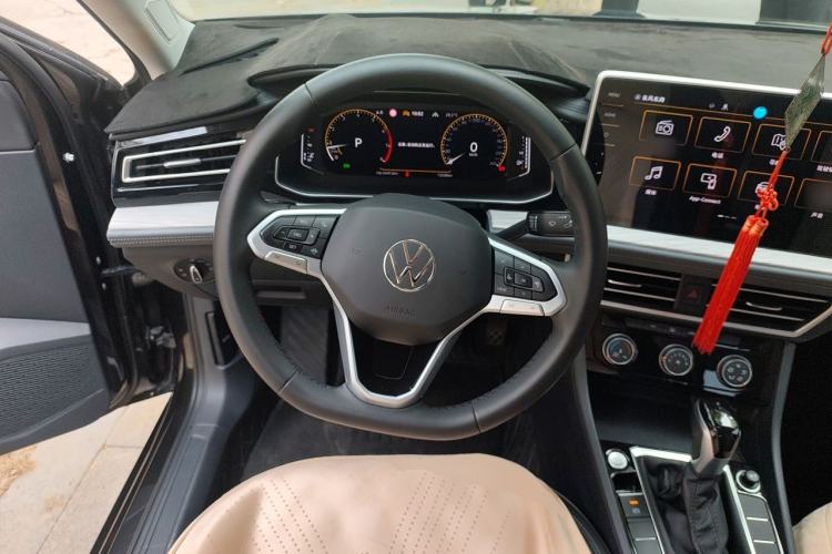 Used Volkswagen Sagitar 2024 300TSI DSG Excellence Edition Steering Wheel