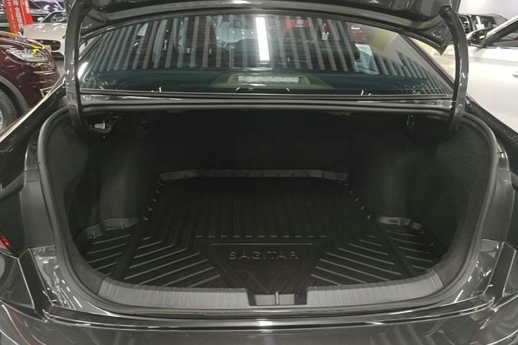 Used Volkswagen Sagitar 2024 300TSI DSG Excellence Edition Trunk