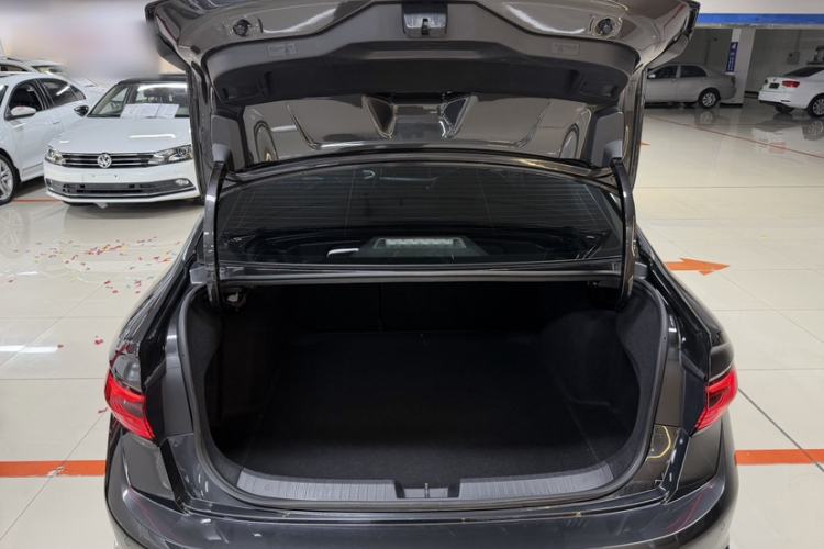 Used Volkswagen Sagitar 2024 300TSI DSG Excellence Edition Trunk