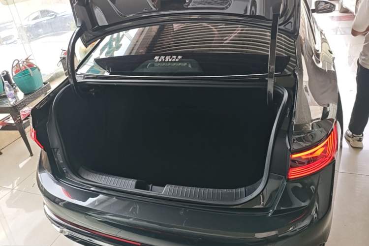 Used Volkswagen Sagitar 2024 300TSI DSG Excellence Edition Trunk