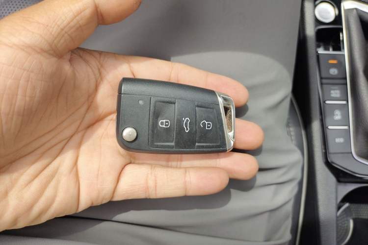 Used Volkswagen Sagitar 2024 300TSI DSG Excellence Edition Vehicle Key