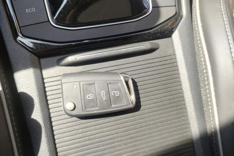Used Volkswagen Sagitar 2024 300TSI DSG Excellence Edition Vehicle Key