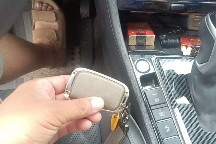 Used Volkswagen Sagitar 2024 300TSI DSG Excellence Edition Vehicle Key