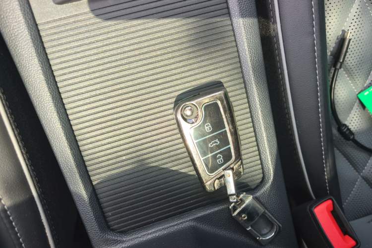 Used Volkswagen Sagitar 2024 300TSI DSG Excellence Edition Vehicle Key