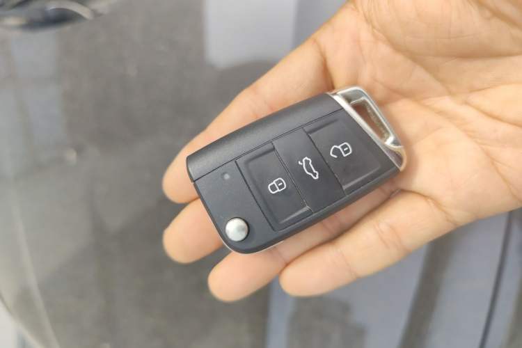 Used Volkswagen Sagitar 2024 300TSI DSG Excellence Edition Vehicle Key