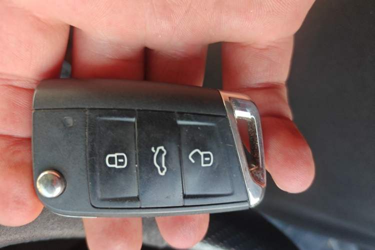 Used Volkswagen Sagitar 2024 300TSI DSG Excellence Edition Vehicle Key