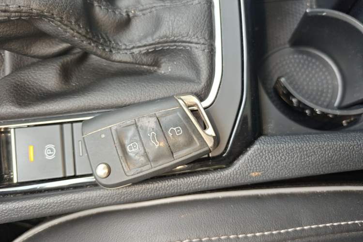 Used Volkswagen Sagitar 2024 300TSI DSG Excellence Edition Vehicle Key