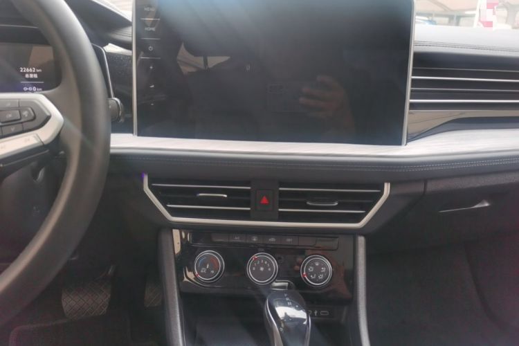 Used Volkswagen Sagitar 2024 300TSI DSG Excellence Edition Audio And AC Panel