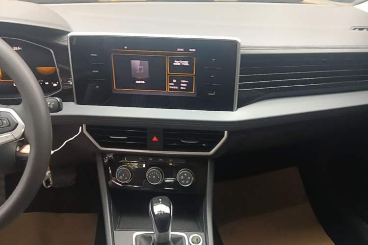 Used Volkswagen Sagitar 2024 200TSI DSG Flyover Edition Audio And AC Panel