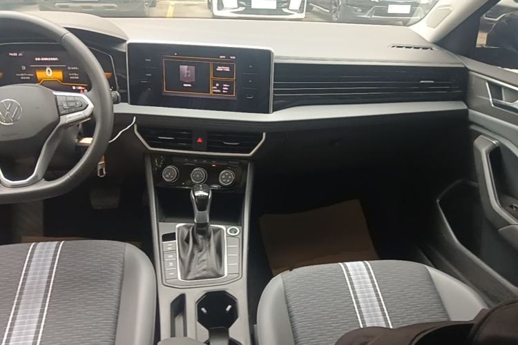 Used Volkswagen Sagitar 2024 200TSI DSG Flyover Edition Center Console
