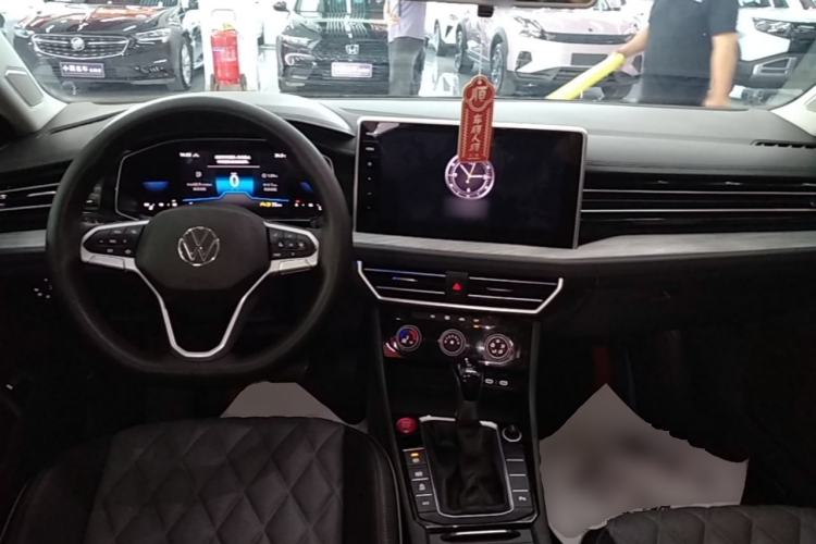 Used Volkswagen Sagitar 2024 300TSI DSG Excellence Edition Center Console