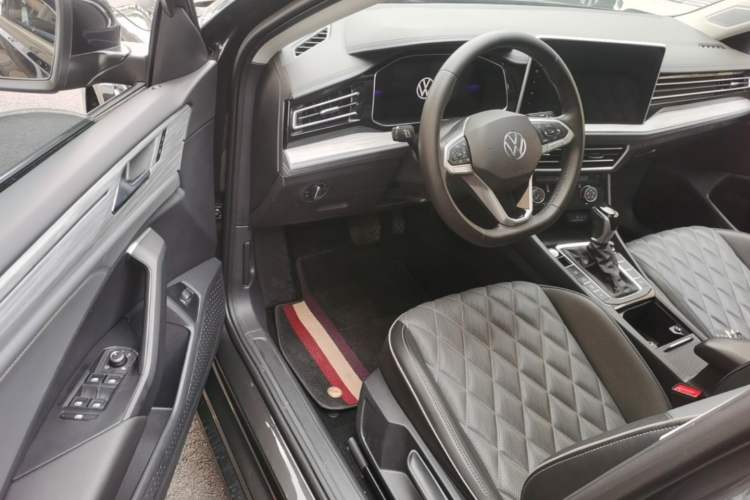 Used Volkswagen Sagitar 2024 300TSI DSG Excellence Edition Driver Seat
