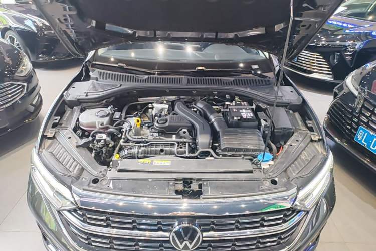 Used Volkswagen Sagitar 2024 300TSI DSG Excellence Edition Engine Bay