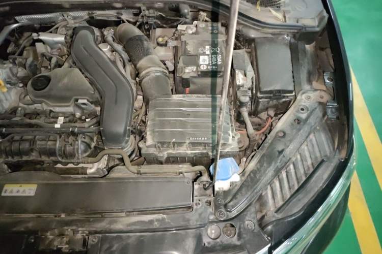 Used Volkswagen Sagitar 2024 300TSI DSG Excellence Edition Engine Bay Left