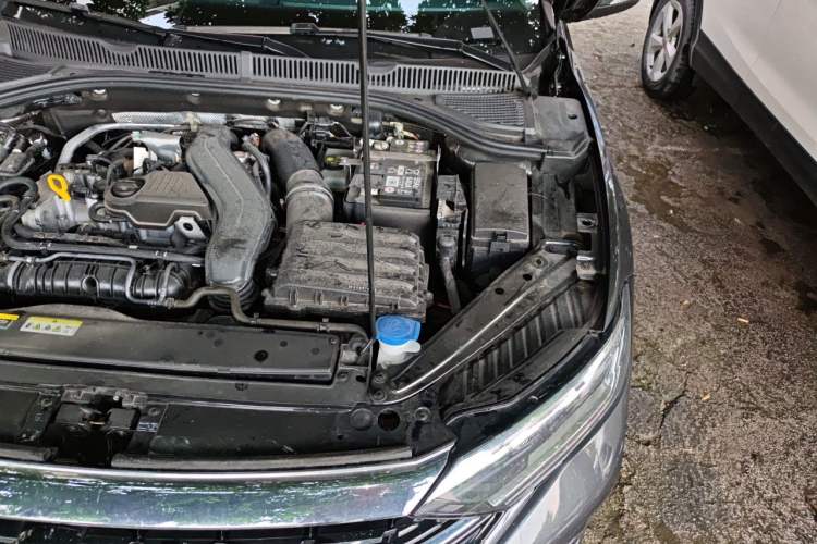 Used Volkswagen Sagitar 2024 300TSI DSG Excellence Edition Engine Bay Left