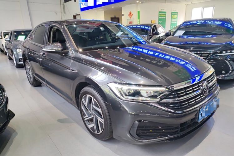 Used Volkswagen Sagitar 2024 300TSI DSG Excellence Edition Front Right 45 Deg