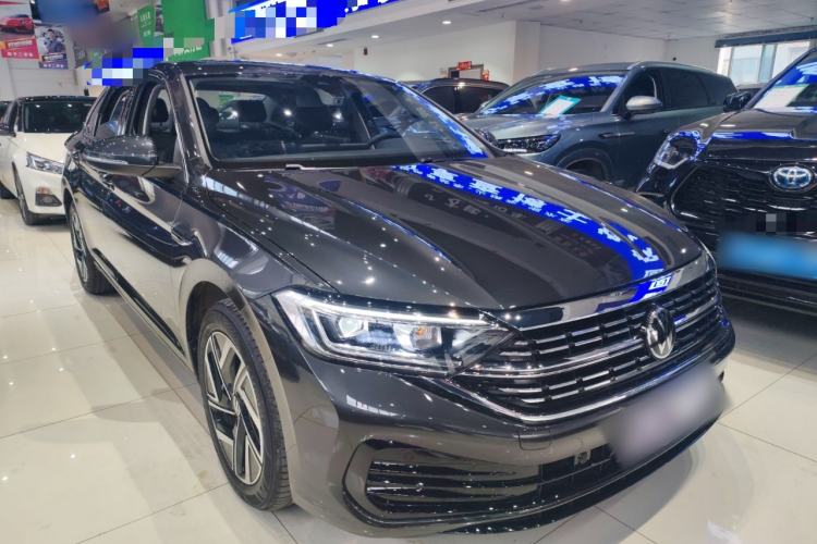 Used Volkswagen Sagitar 2024 300TSI DSG Excellence Edition Front Right 45 Deg