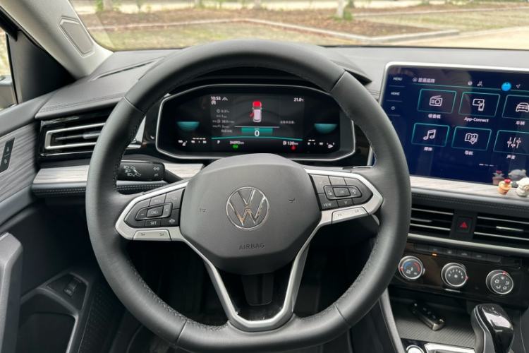 Used Volkswagen Sagitar 2024 300TSI DSG Excellence Edition Interior 10