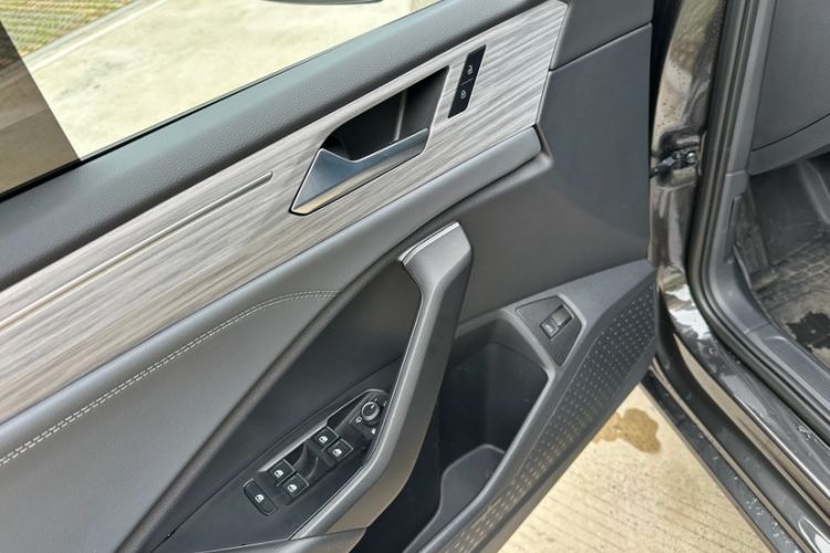 Used Volkswagen Sagitar 2024 300TSI DSG Excellence Edition Interior 2