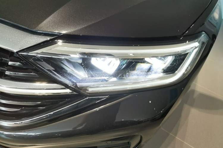 Used Volkswagen Sagitar 2024 300TSI DSG Excellence Edition Left Front Headlight