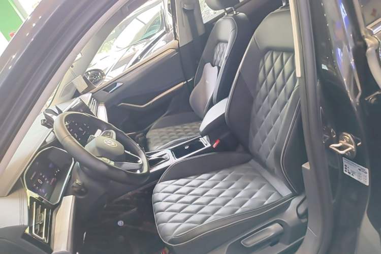 Used Volkswagen Sagitar 2024 300TSI DSG Excellence Edition Left Front Seat