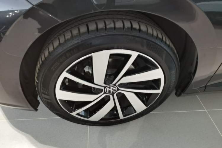 Used Volkswagen Sagitar 2024 300TSI DSG Excellence Edition Left Front Wheel Hub