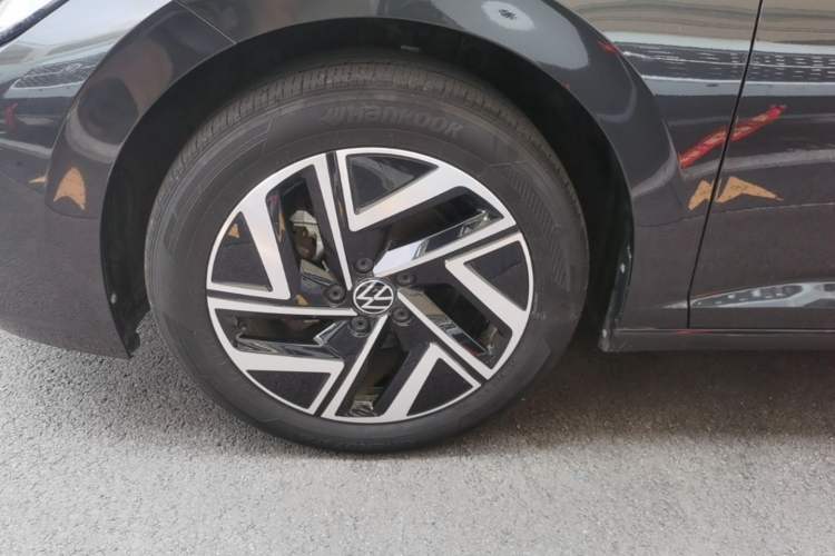 Used Volkswagen Sagitar 2024 300TSI DSG Excellence Edition Left Front Wheel Hub