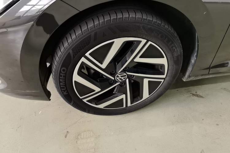 Used Volkswagen Sagitar 2024 300TSI DSG Excellence Edition Left Front Wheel Hub