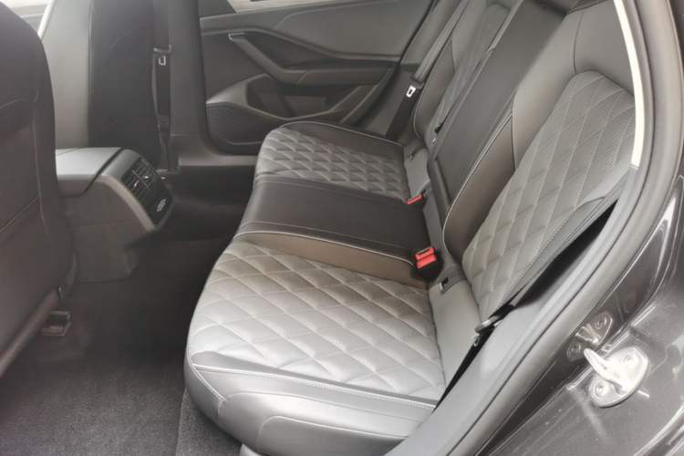 Used Volkswagen Sagitar 2024 300TSI DSG Excellence Edition Left Rear Seat