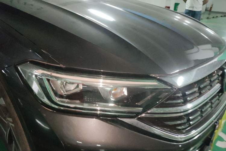 Used Volkswagen Sagitar 2024 300TSI DSG Excellence Edition Right Front Headlight