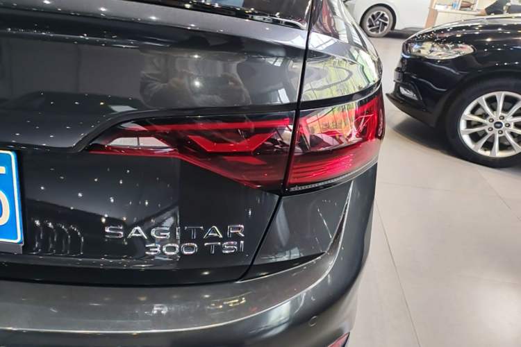 Used Volkswagen Sagitar 2024 300TSI DSG Excellence Edition Right Rear Taillight