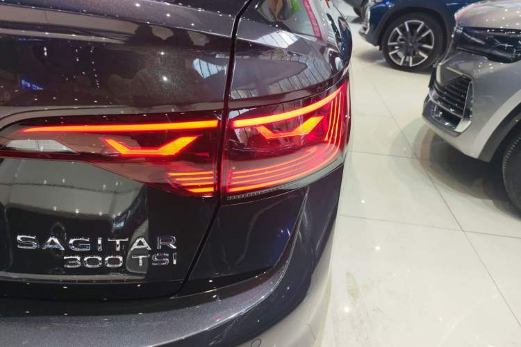 Used Volkswagen Sagitar 2024 300TSI DSG Excellence Edition Right Rear Taillight