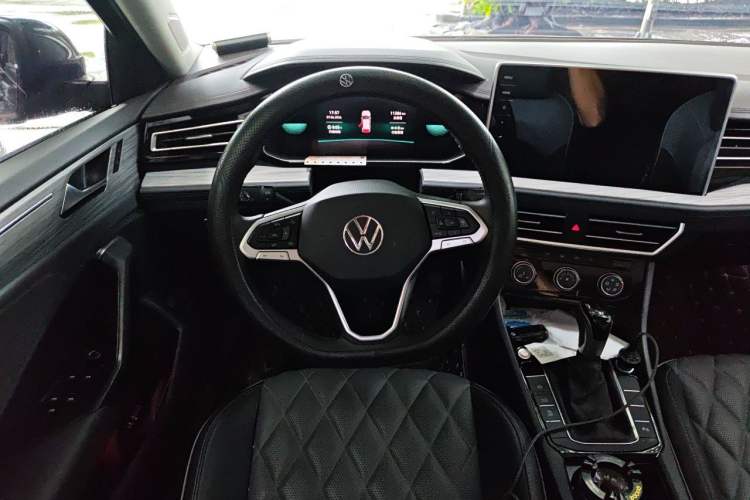Used Volkswagen Sagitar 2024 300TSI DSG Excellence Edition Steering Wheel