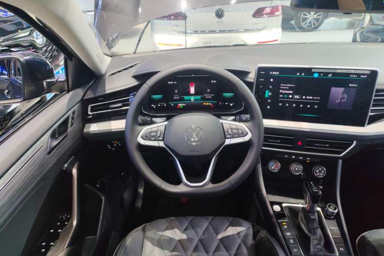 Used Volkswagen Sagitar 2024 300TSI DSG Excellence Edition Steering Wheel