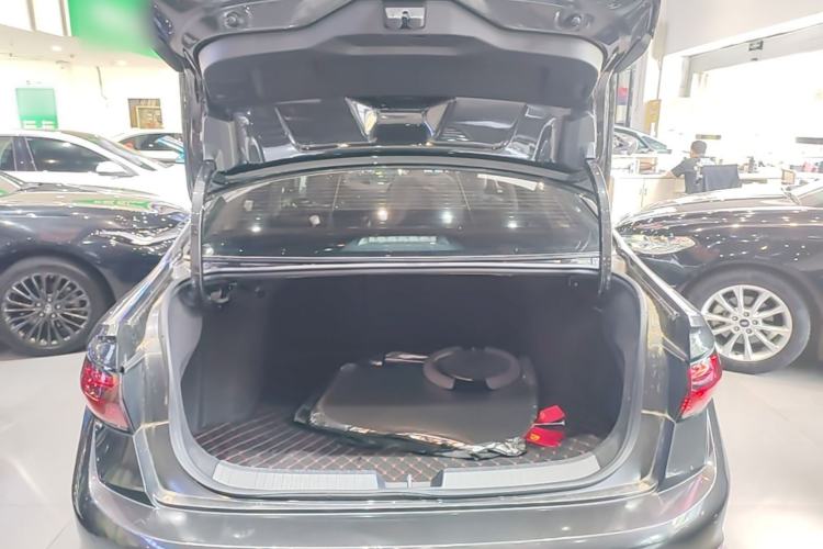 Used Volkswagen Sagitar 2024 300TSI DSG Excellence Edition Trunk