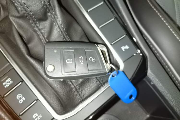 Used Volkswagen Sagitar 2024 300TSI DSG Excellence Edition Vehicle Key