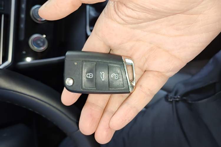 Used Volkswagen Sagitar 2024 300TSI DSG Excellence Edition Vehicle Key