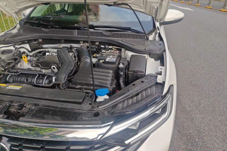 Used Volkswagen Sagitar 2024 300TSI DSG Excellence Edition Engine Bay Left
