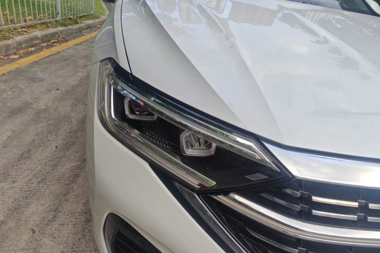 Used Volkswagen Sagitar 2024 300TSI DSG Excellence Edition Right Front Headlight