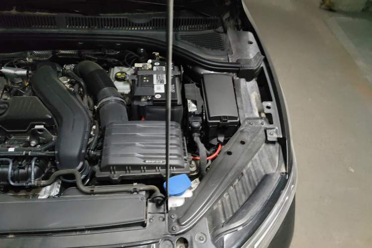 Used Volkswagen Sagitar 2024 300TSI DSG Excellence Edition Engine Bay Left
