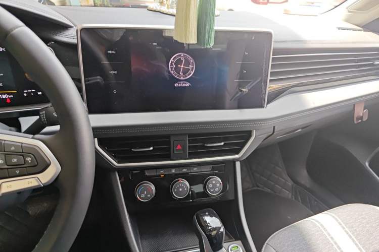 Used Volkswagen Sagitar 2024 200TSI DSG Flyover Edition Audio And AC Panel
