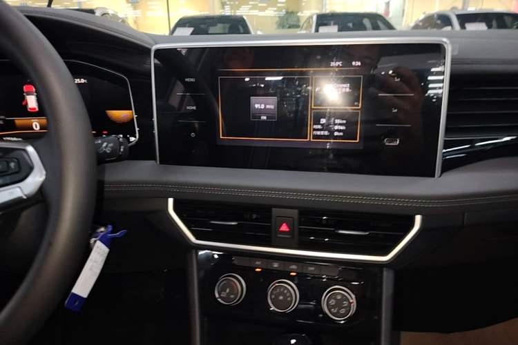 Used Volkswagen Sagitar 2024 200TSI DSG Flyover Edition Audio And AC Panel