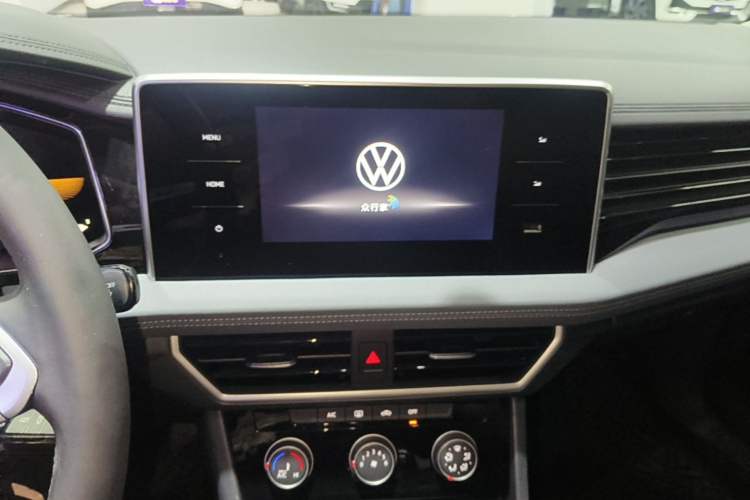 Used Volkswagen Sagitar 2024 200TSI DSG Flyover Edition Audio And AC Panel