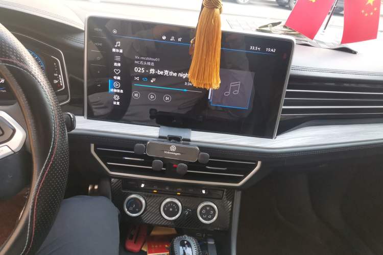 Used Volkswagen Sagitar 2024 300TSI DSG Excellence Edition Audio And AC Panel