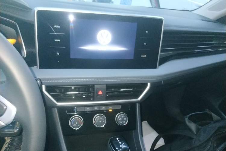 Used Volkswagen Sagitar 2024 200TSI DSG Flyover Edition Audio And AC Panel
