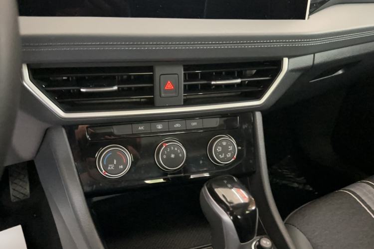 Used Volkswagen Sagitar 2024 200TSI DSG Flyover Edition Audio And AC Panel