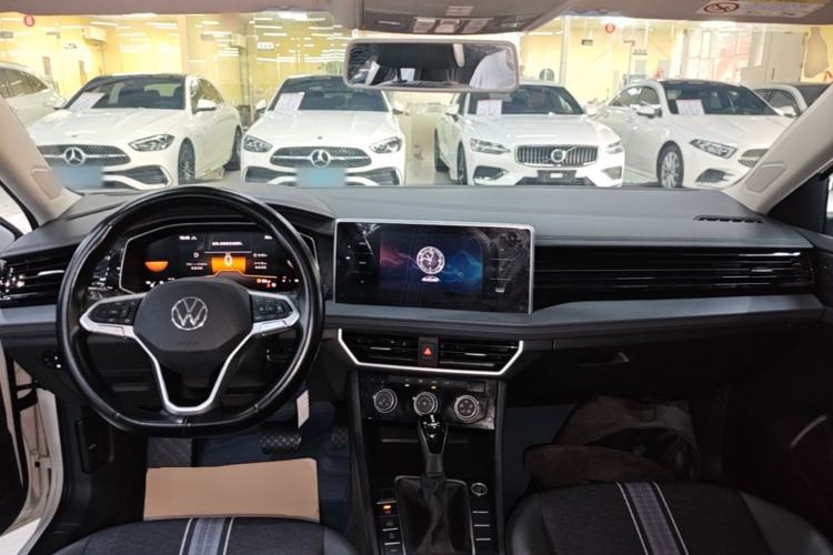 Used Volkswagen Sagitar 2024 200TSI DSG Flyover Edition Center Console